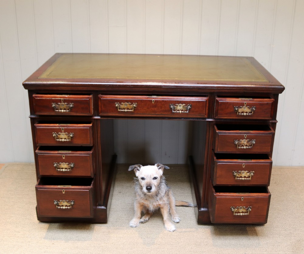 Late 19th Century Mahogany Pedestal Desk View IV