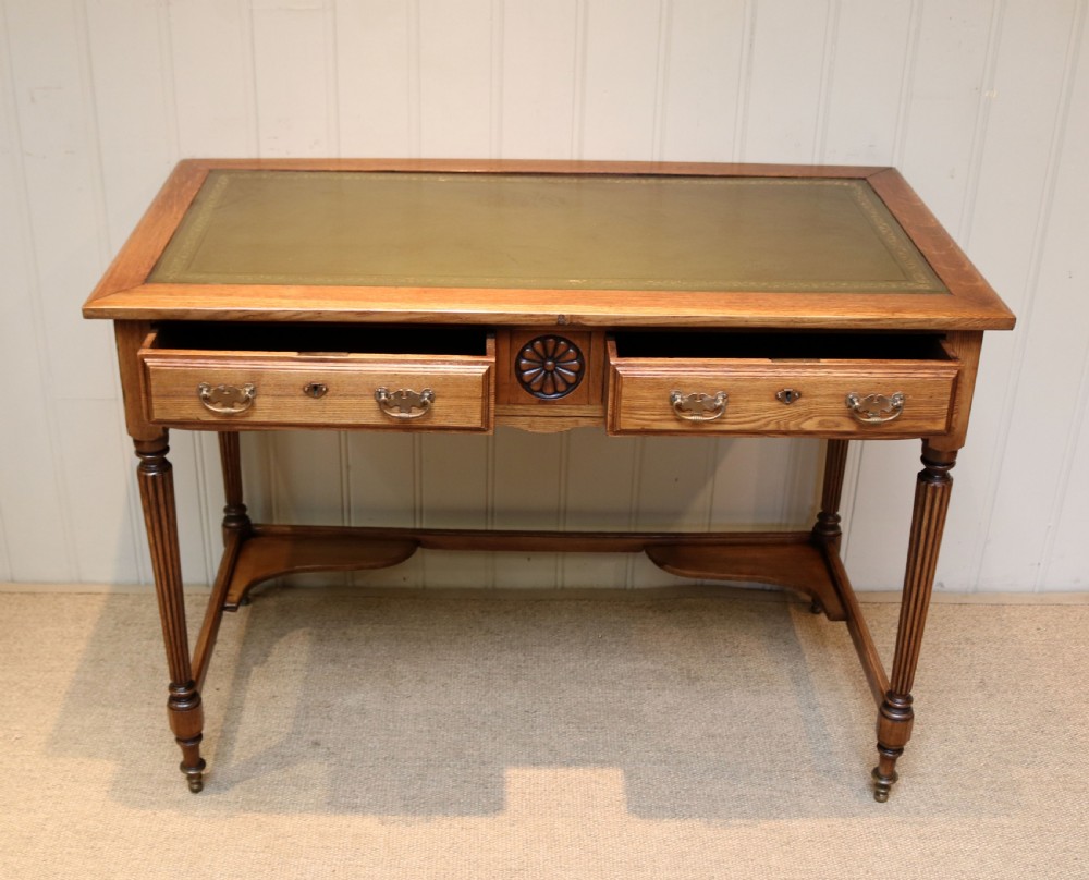 Late 19th Century Oak Writing Desk View IV