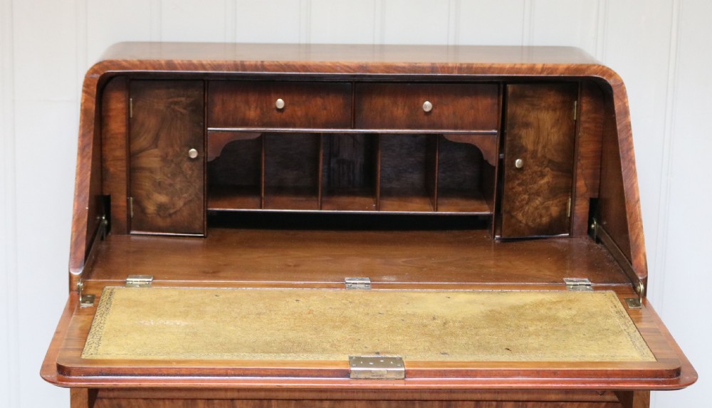 Walnut Bureau View V