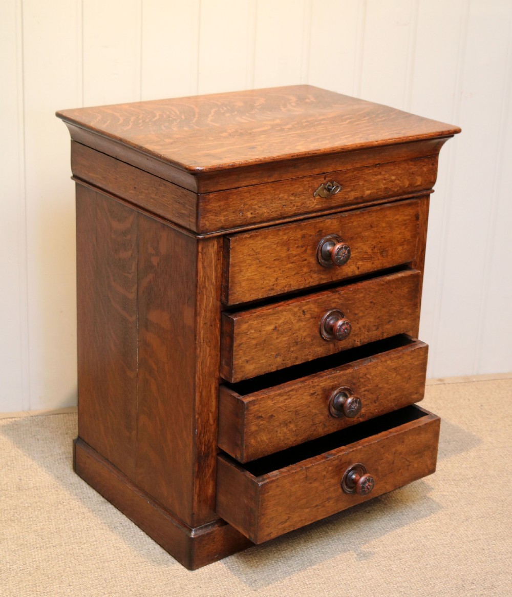 Small Proportioned Oak Chest Of Drawers View IV