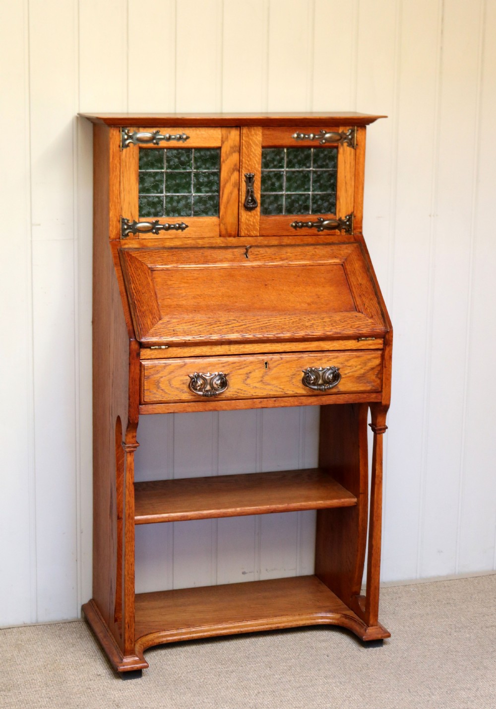 Glasgow School Oak Students Bureau