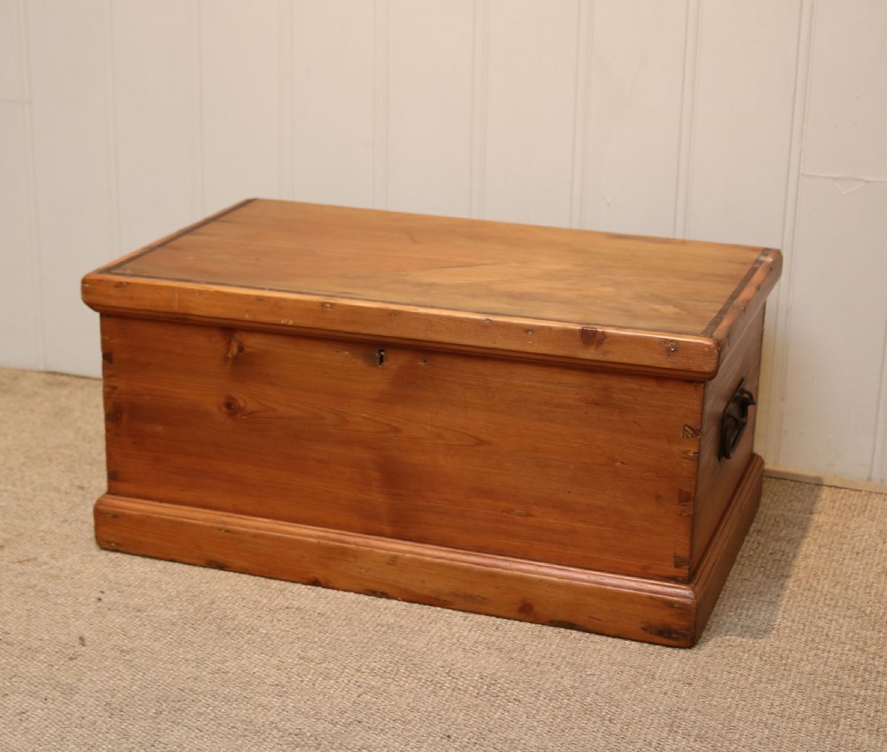 Small Pine Storage Box View III