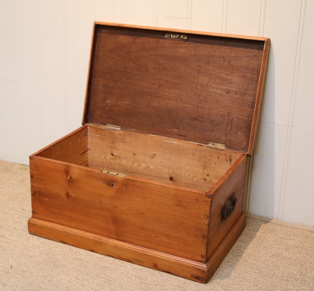 Small Pine Storage Box View IV