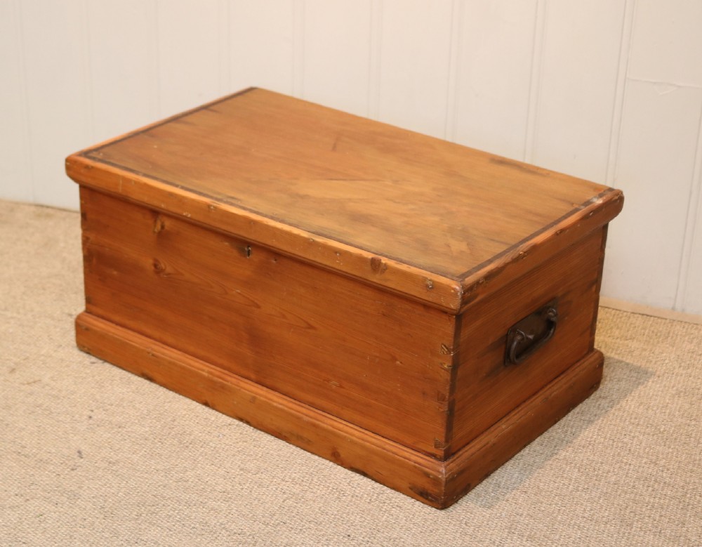 Small Pine Storage Box View VI
