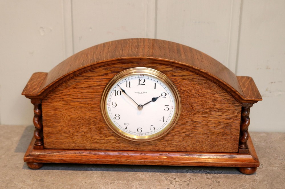 Small Oak Mantel Clock