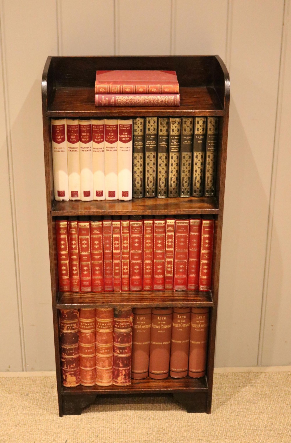 Small Proportioned Oak Open Bookcase