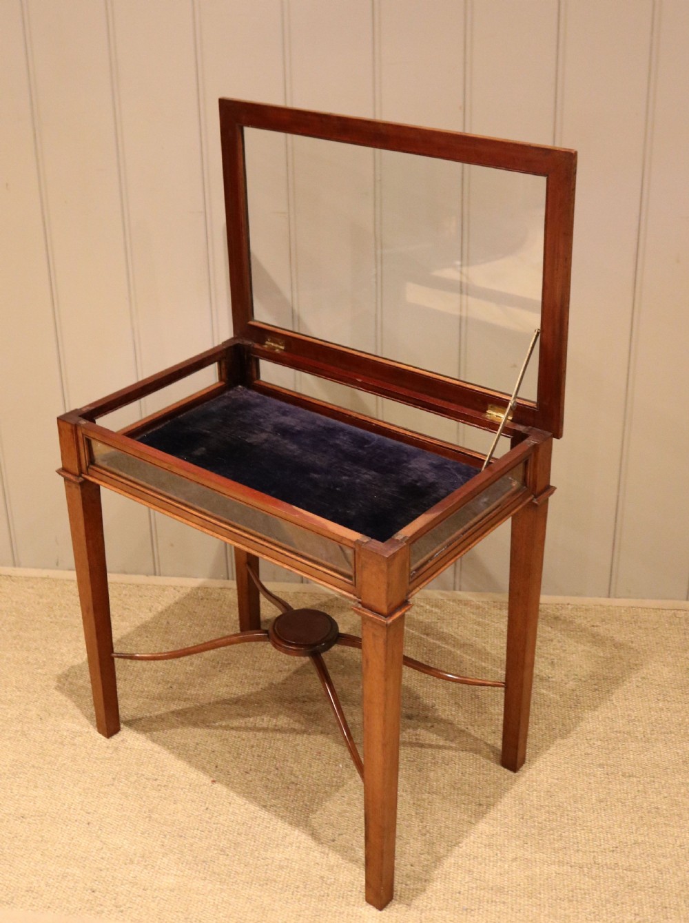 Small Edwardian Mahogany Bijouterie Table View XII