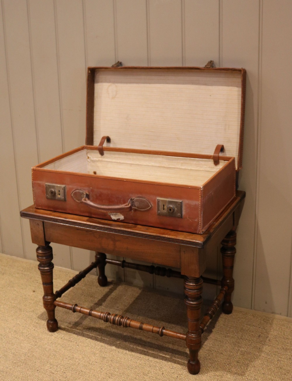 Walnut Luggage Stand View III