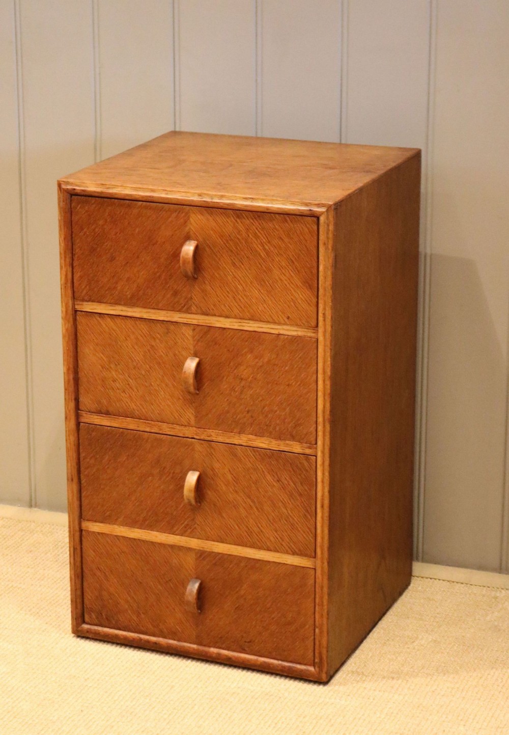Small Oak Chest of Drawers