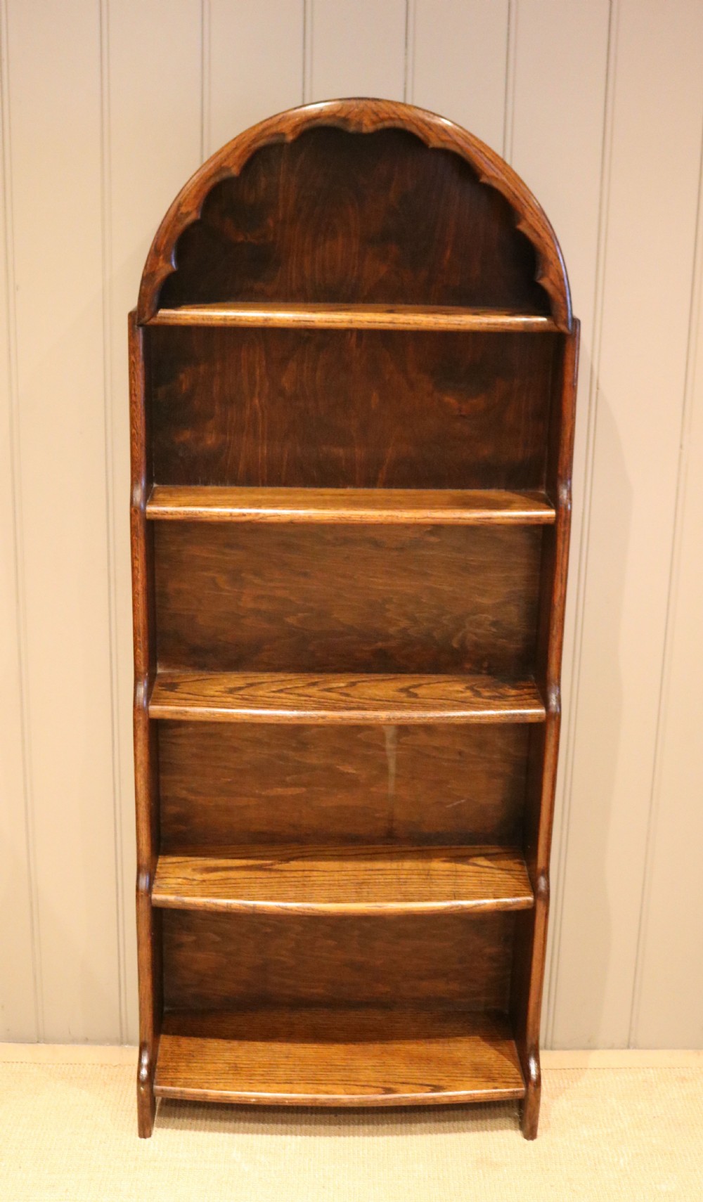 Dutch Style Arch Top Waterfall Bookcase 