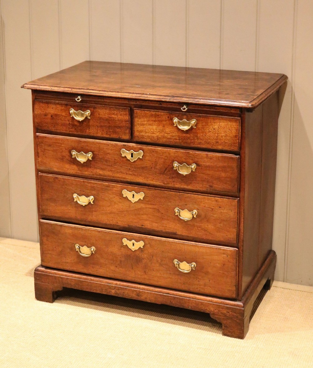 Small Rustic Georgain Mahogany Chest Of Drawers
