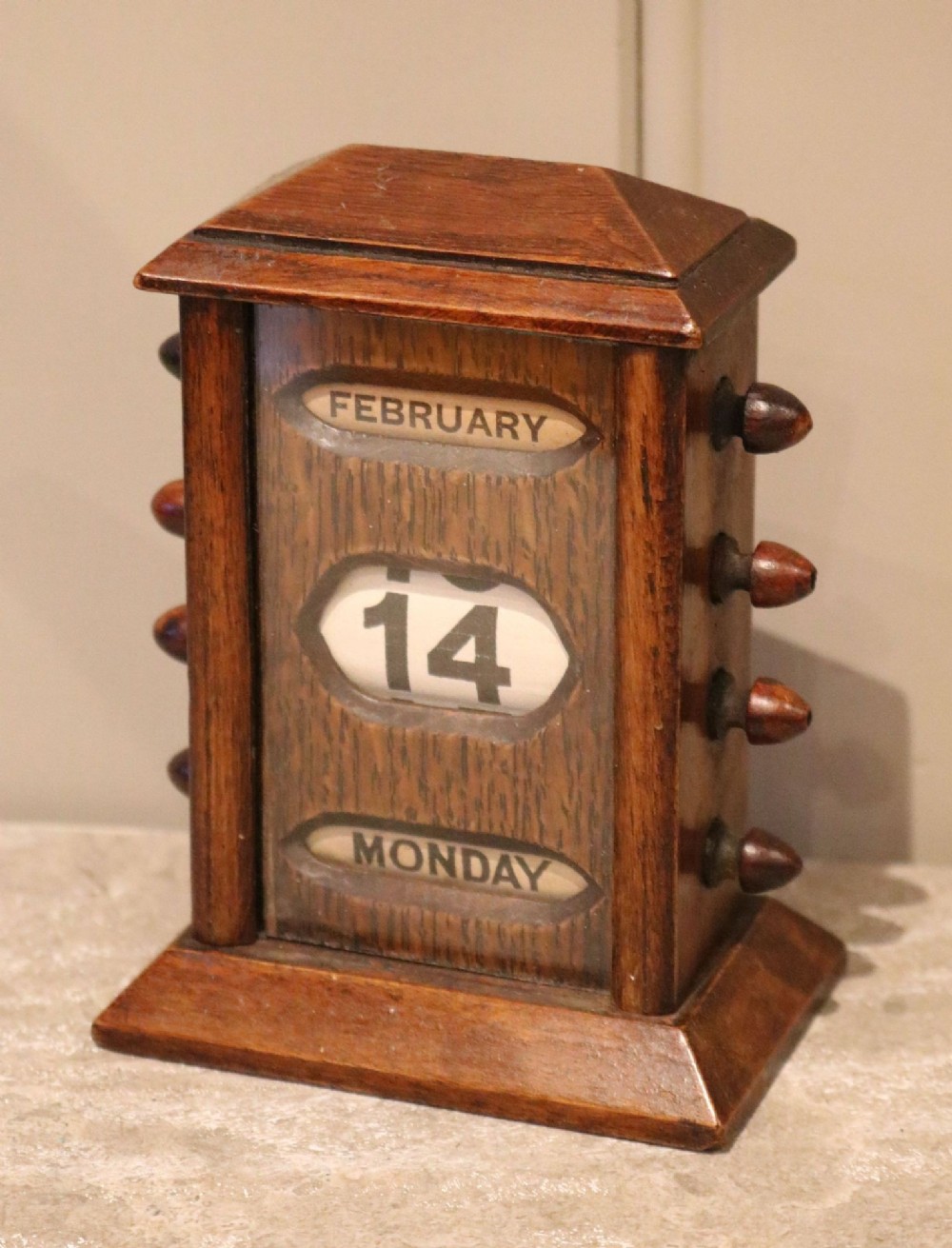 Edwardian Oak Desk Calendar