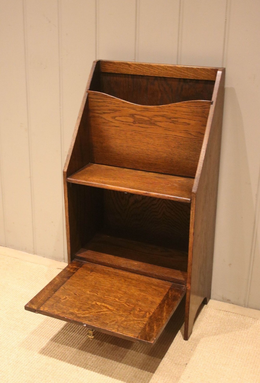 Oak Magazine Cabinet & Rack
