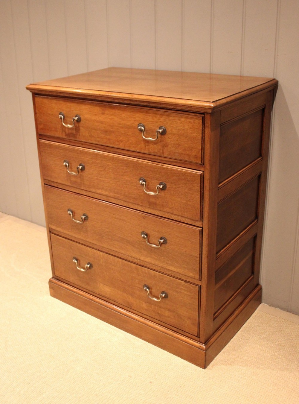 Good Quality Solid Oak Chest Of Drawers