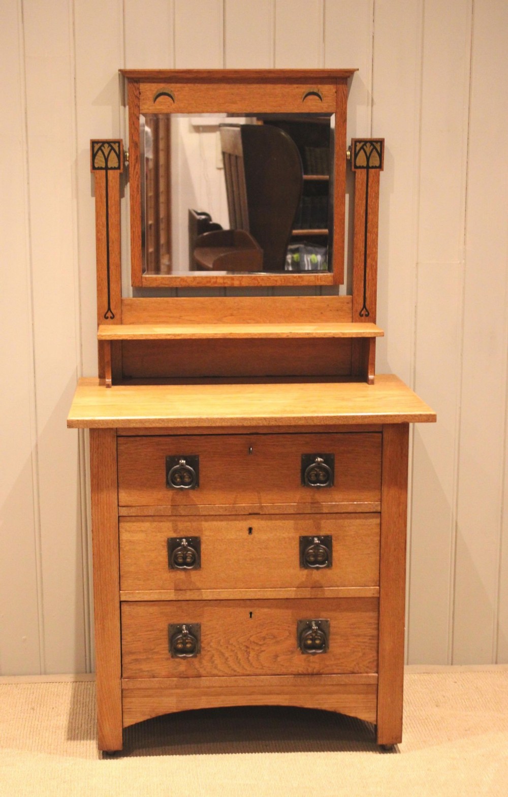 Arts & Crafts Oak Dressing Chest