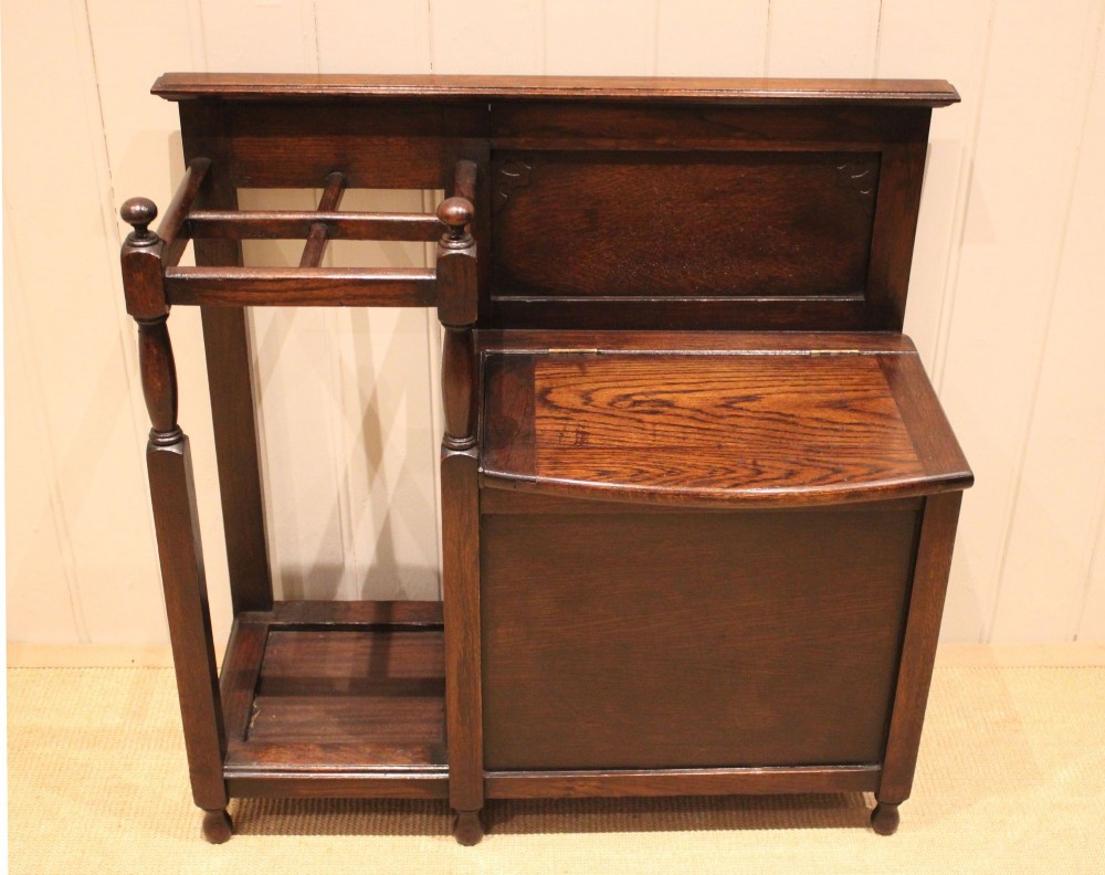 Oak Hall Bench