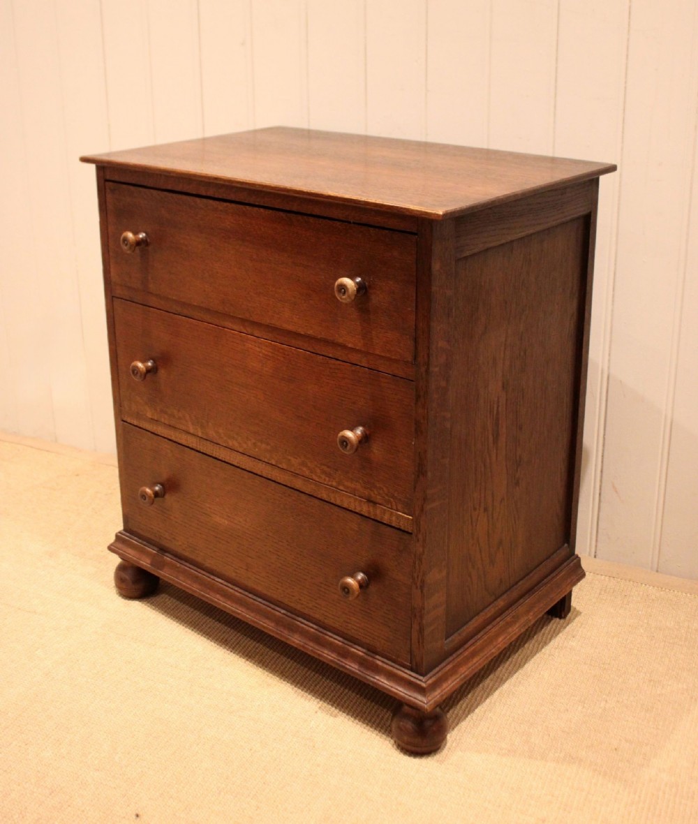 Small Oak Chest Of Drawers View VII
