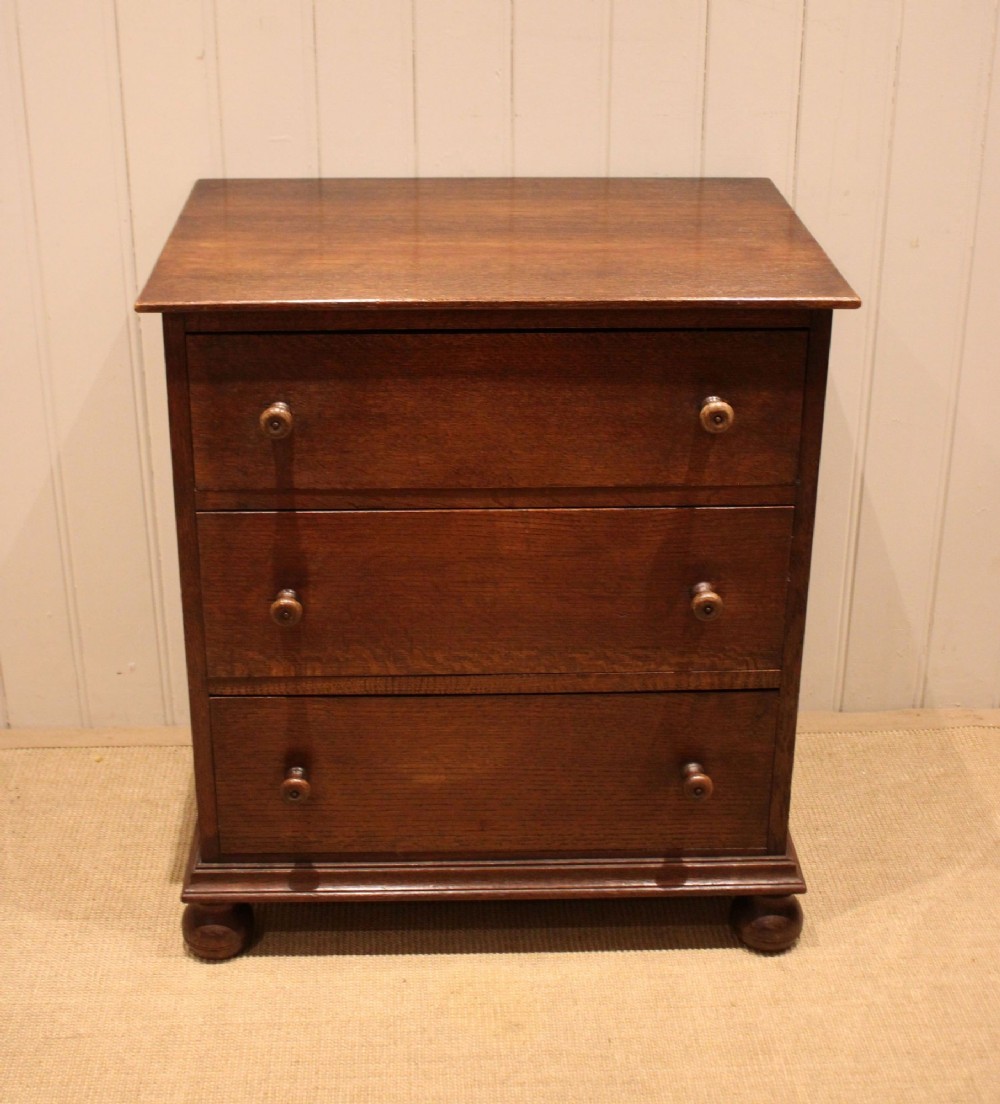 Small Oak Chest Of Drawers View VIII