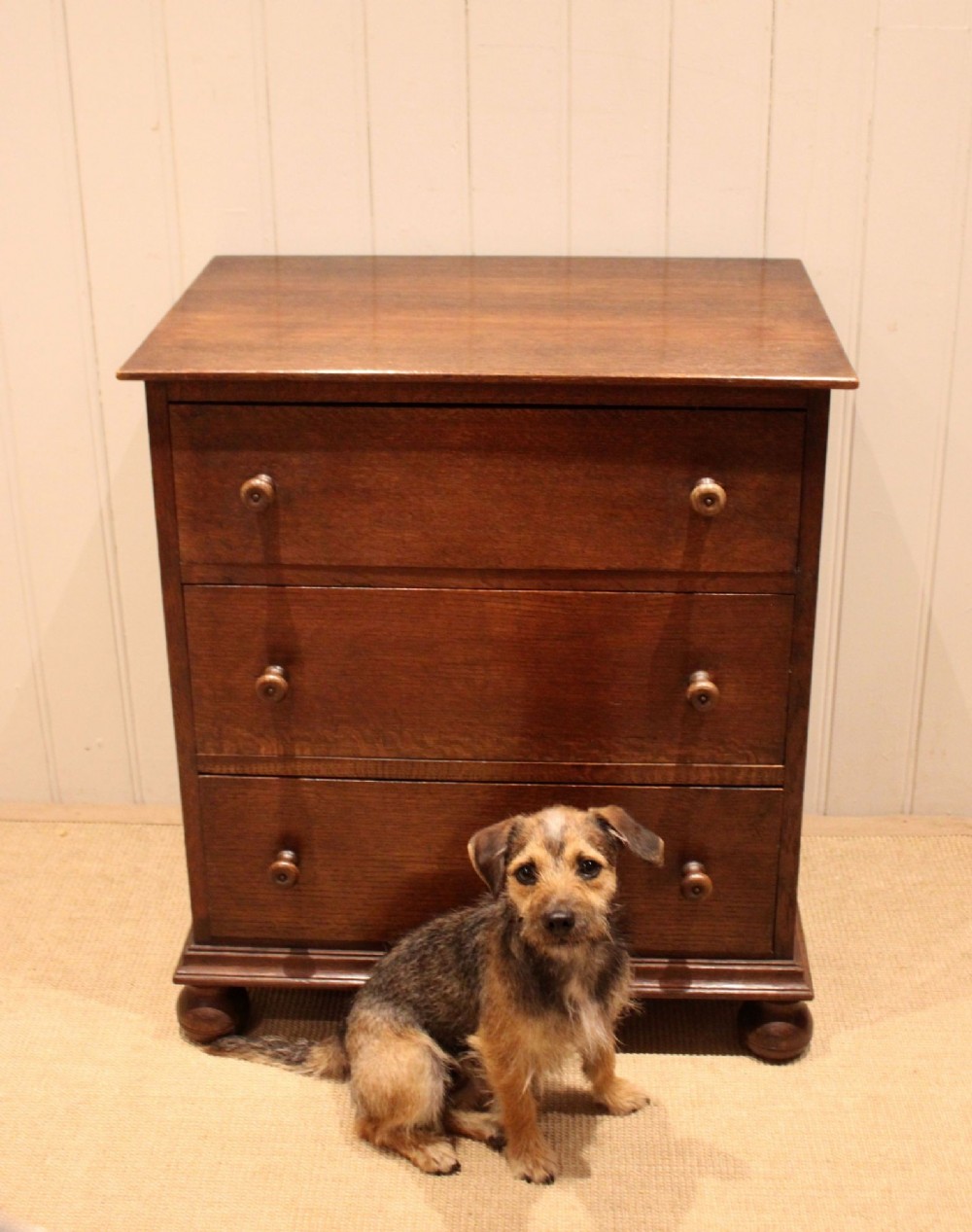 Small Oak Chest Of Drawers View XI