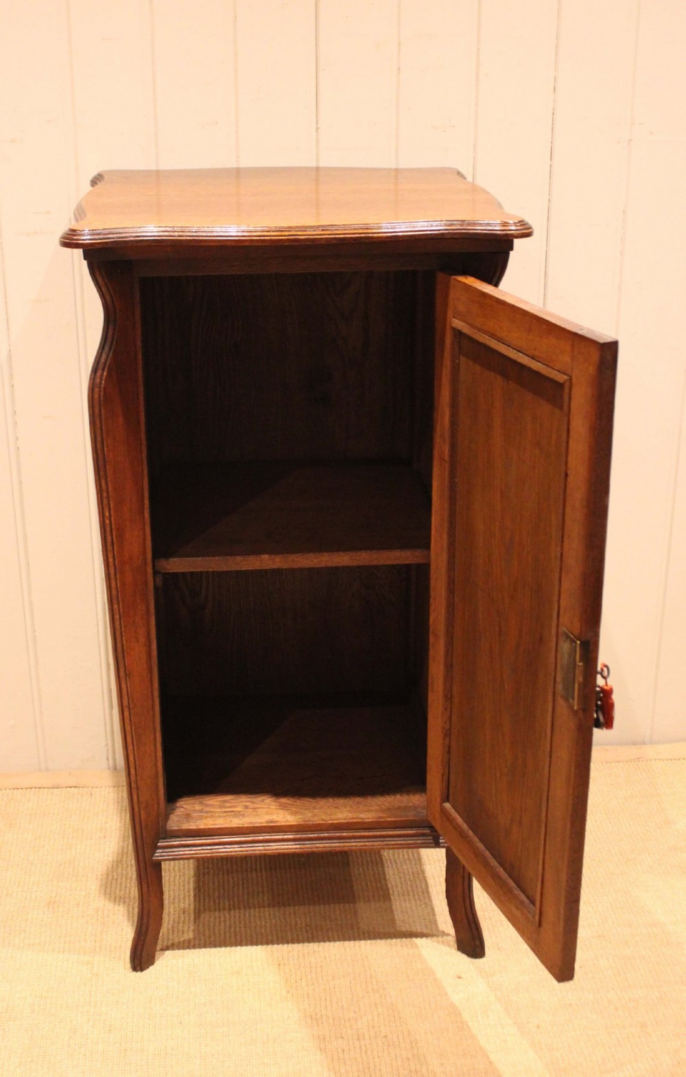 Substantial Arts & Crafts Oak Cabinet View IV