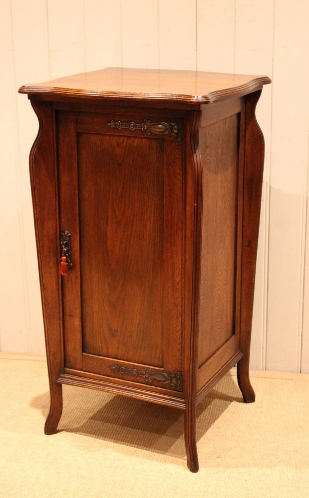 Substantial Arts & Crafts Oak Cabinet View V