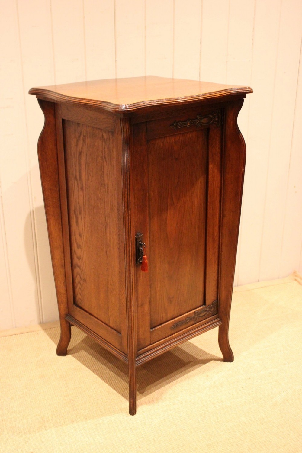 Substantial Arts & Crafts Oak Cabinet View VIII