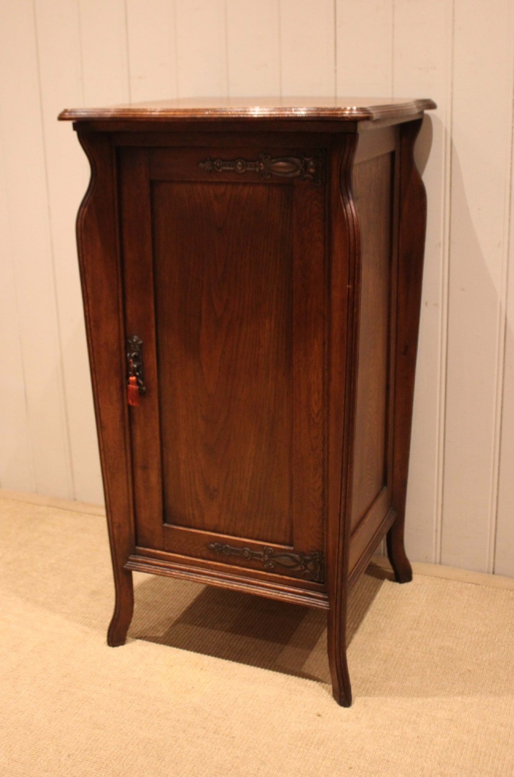 Substantial Arts & Crafts Oak Cabinet View IX