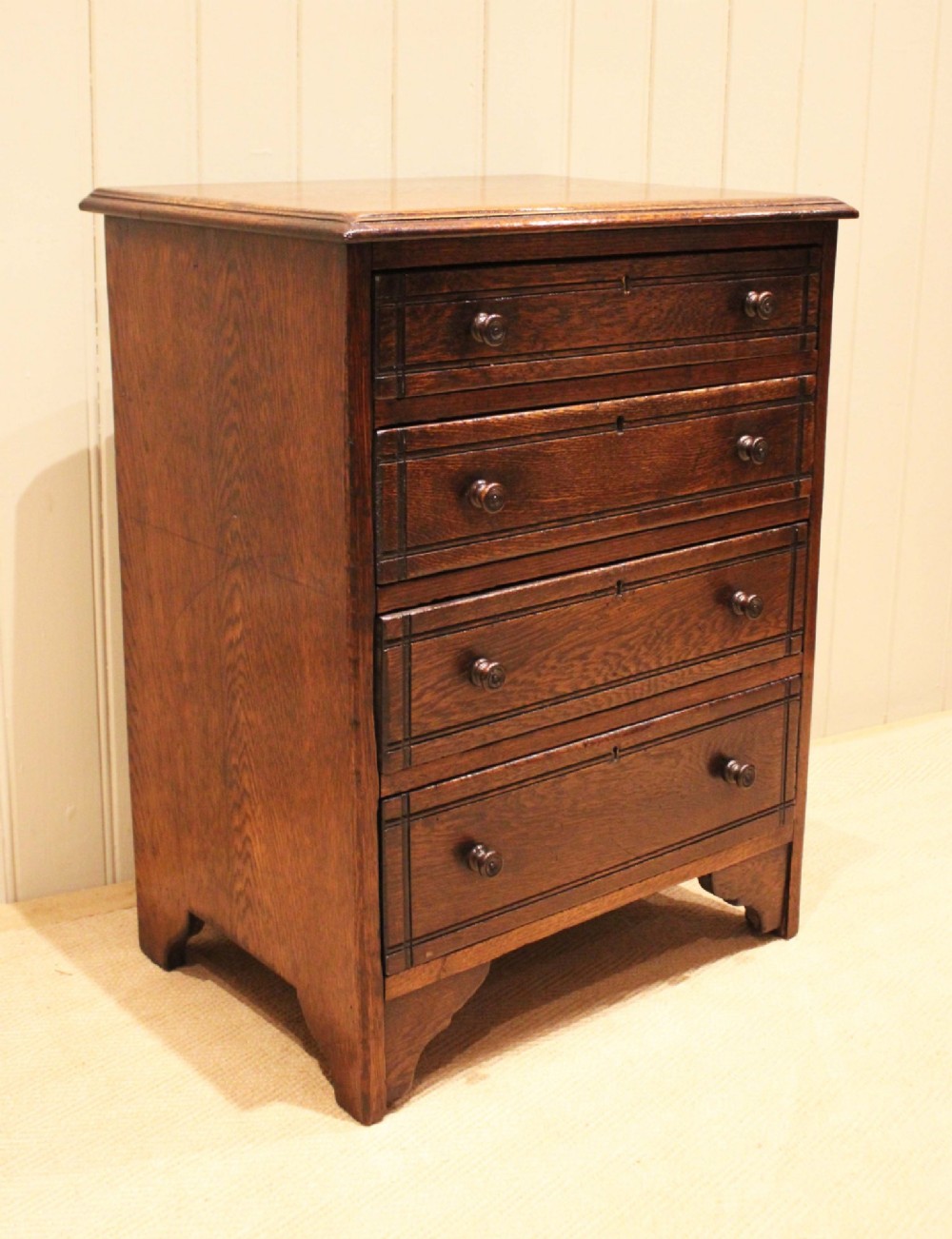 Small Proportioned Solid Oak Chest Of Drawers