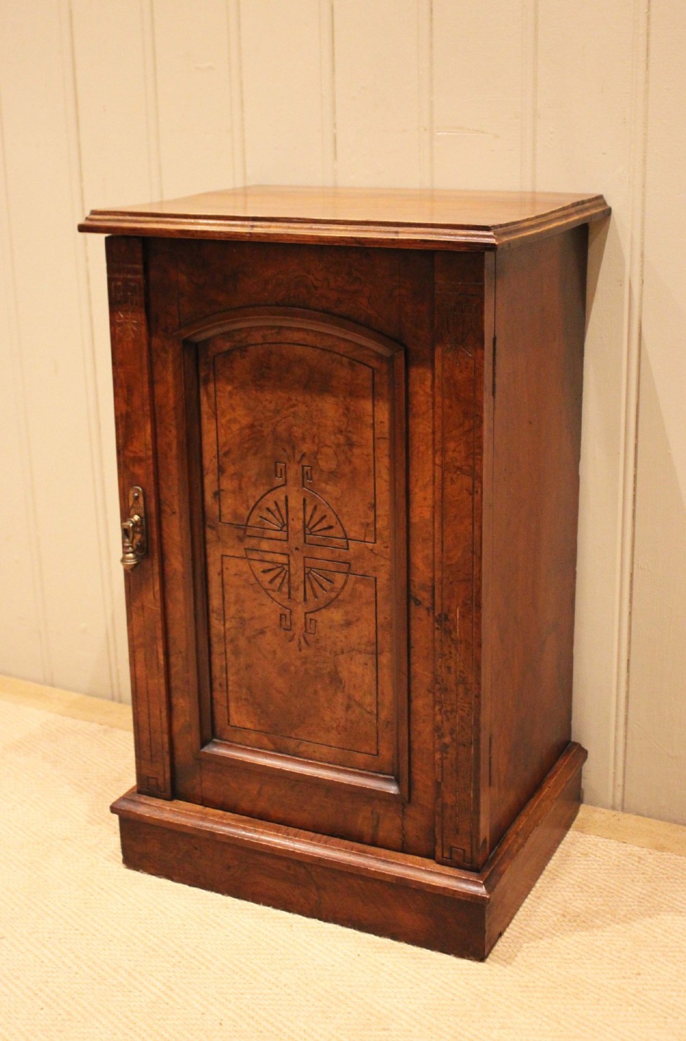 Alternate View