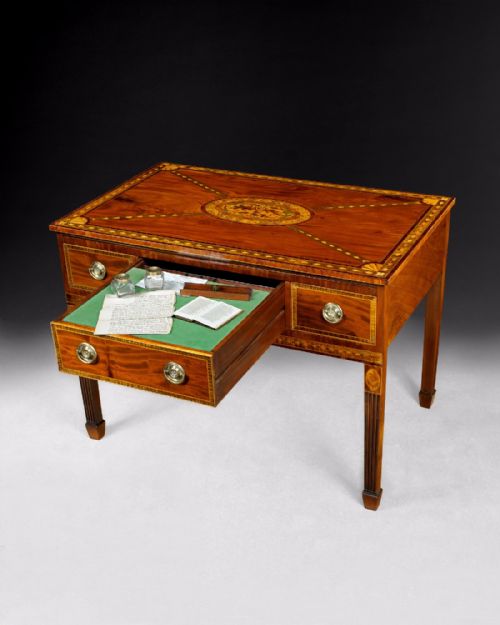 GEORGE III PERIOD MAHOGANY AND MARQUETRY DRESSING TABLE HEPPLEWHITE - ADDITIONAL PHOTO 3