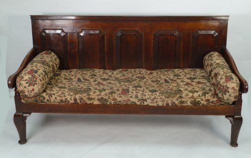 George III Period Oak and Mahogany Crossbanded Settle