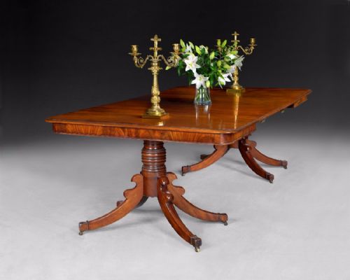 Regency Period Mahogany 2 Pillar Extending Dining Table with Two Extra Leaves