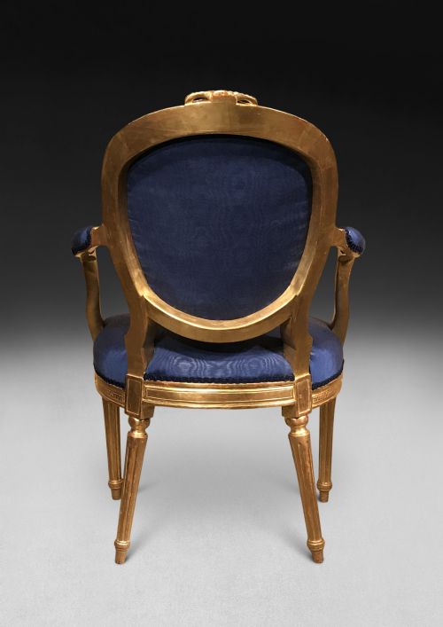 PAIR OF GEORGE III CARVED GILTWOOD SALON ARMCHAIRS - ADDITIONAL PHOTO 4