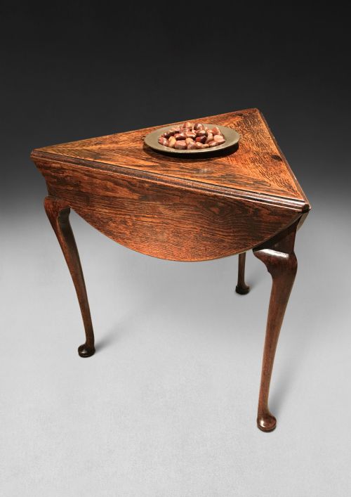 fig 1. George II Oak Dropleaf Corner Table