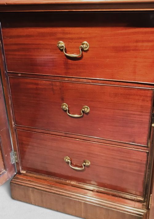 fig 2. Chippendale Period Mahogany Library Breakfront Bookcase