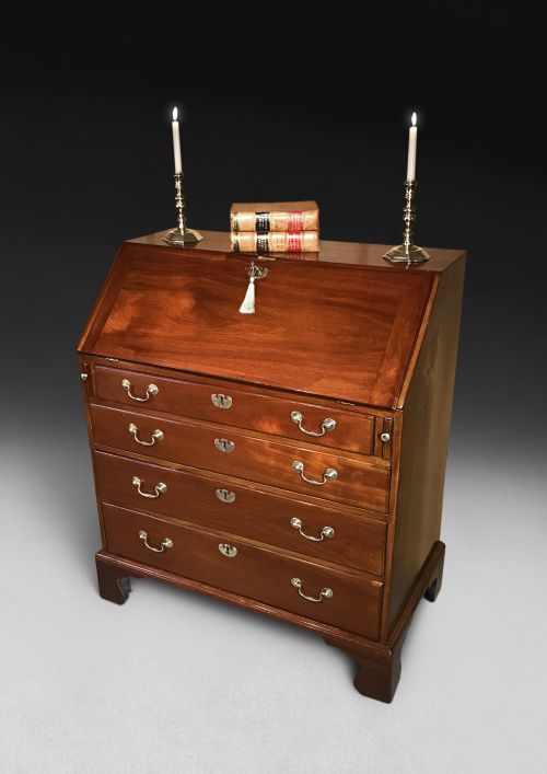Mid 18th. Century Mahogany Bureau