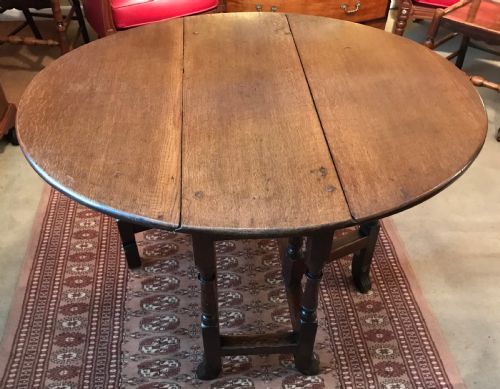 Queen Anne Period Oval Oak Gate-leg Table