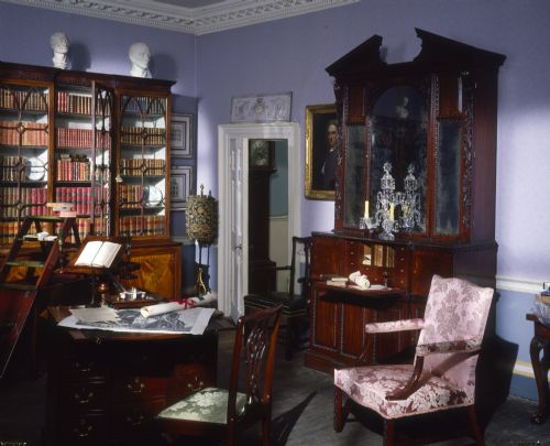 fig 1. George III mahogany metamorphic library steps/table