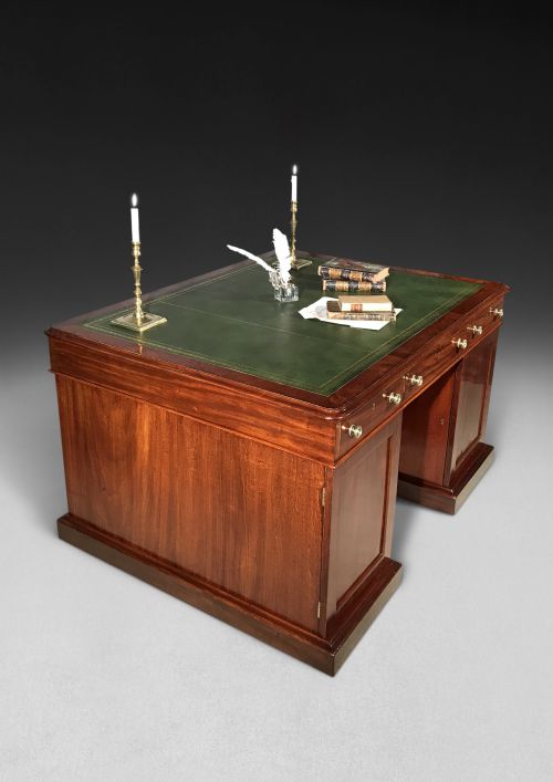 EARLY 19TH CENTURY MAHOGANY TWIN PEDESTAL PARTNERS DESK - ADDITIONAL PHOTO 3