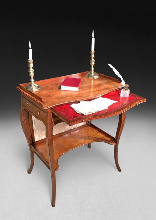 fig 2. Chippendale Period Mahogany Lady’s Screen/Writing Table