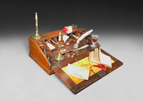 WILLIAM AND MARY OAK TABLE TOP BUREAU - ADDITIONAL PHOTO 2