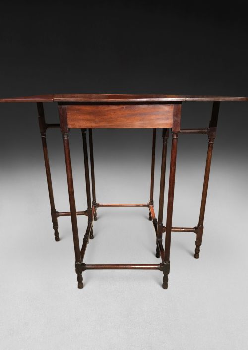 CHIPPENDALE PERIOD MAHOGANY SPIDERLEGGED TABLE - ADDITIONAL PHOTO 4