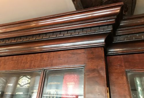 CHIPPENDALE PERIOD MAHOGANY SECRETAIRE BREAKFRONT BOOKCASE - ADDITIONAL PHOTO 4