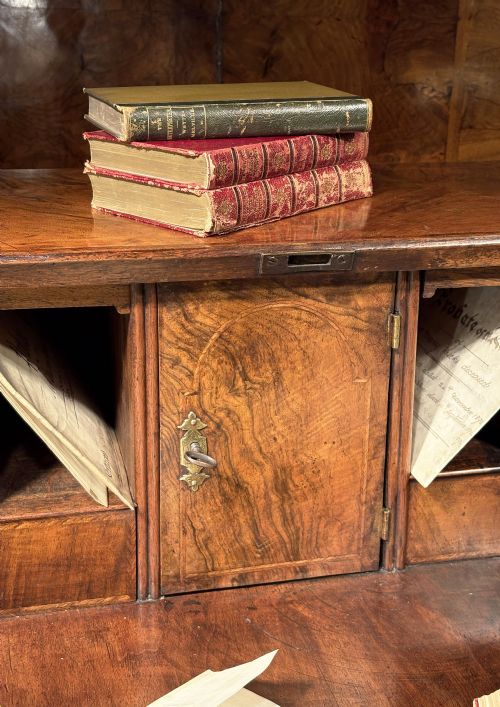 GEORGE I FIGURED WALNUT BUREAU - ADDITIONAL PHOTO 2