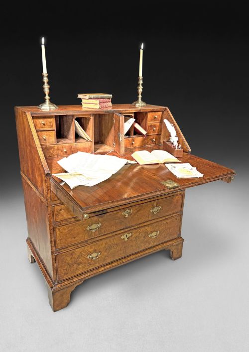 GEORGE I FIGURED WALNUT BUREAU - ADDITIONAL PHOTO 3