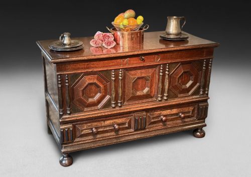 18TH CENTURY OAK MULE CHEST - ADDITIONAL PHOTO 4