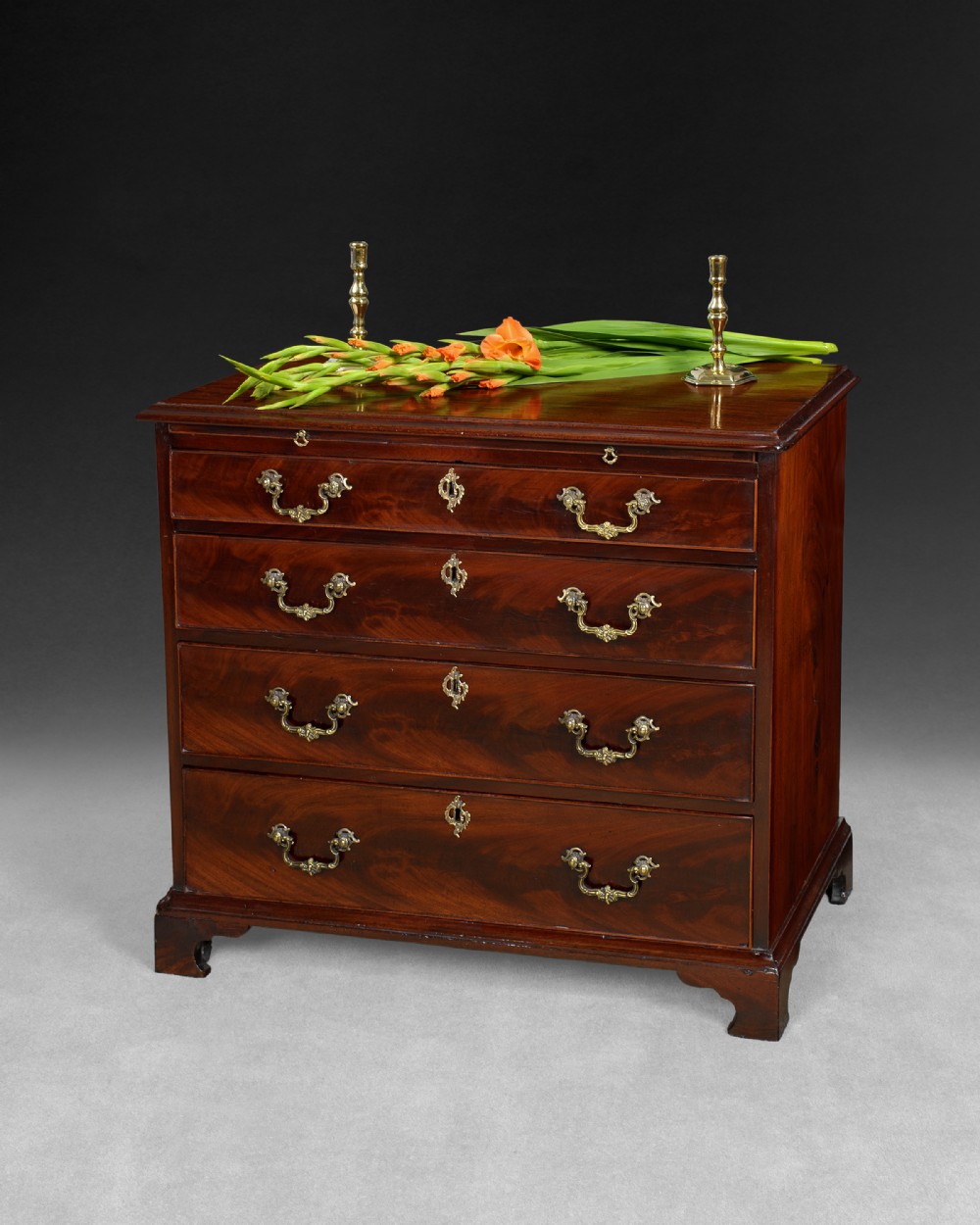 Chippendale period Mahogany straight fronted Chest of Drawers