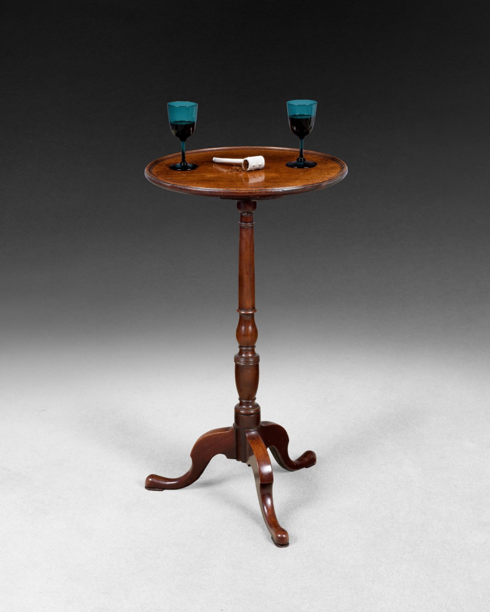 George III Mahogany Dish-topped tripod table