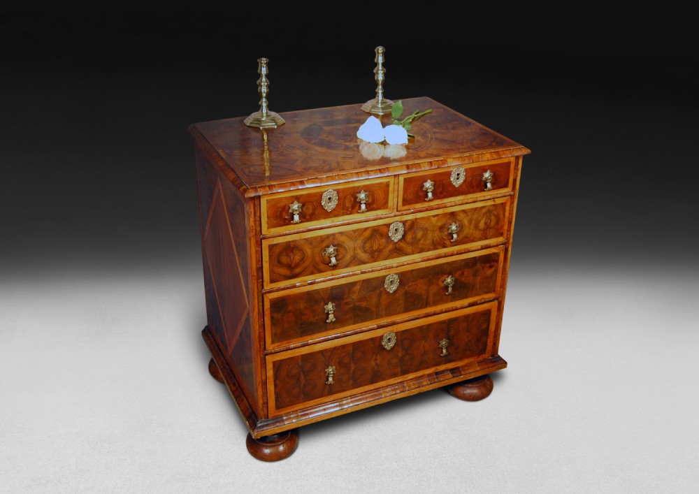 William and Mary Oyster Veneered Laburnum and Inlaid Chest of Drawers View IV