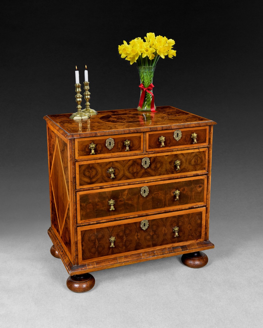 William and Mary Oyster Veneered Laburnum and Inlaid Chest of Drawers
